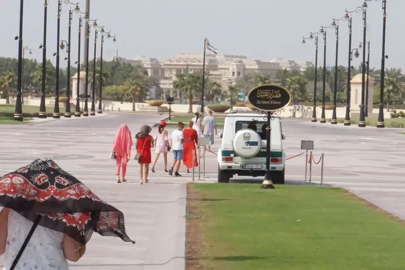 Czy w Emiratach jest bezpiecznie? Odkryj prawdę o bezpieczeństwie