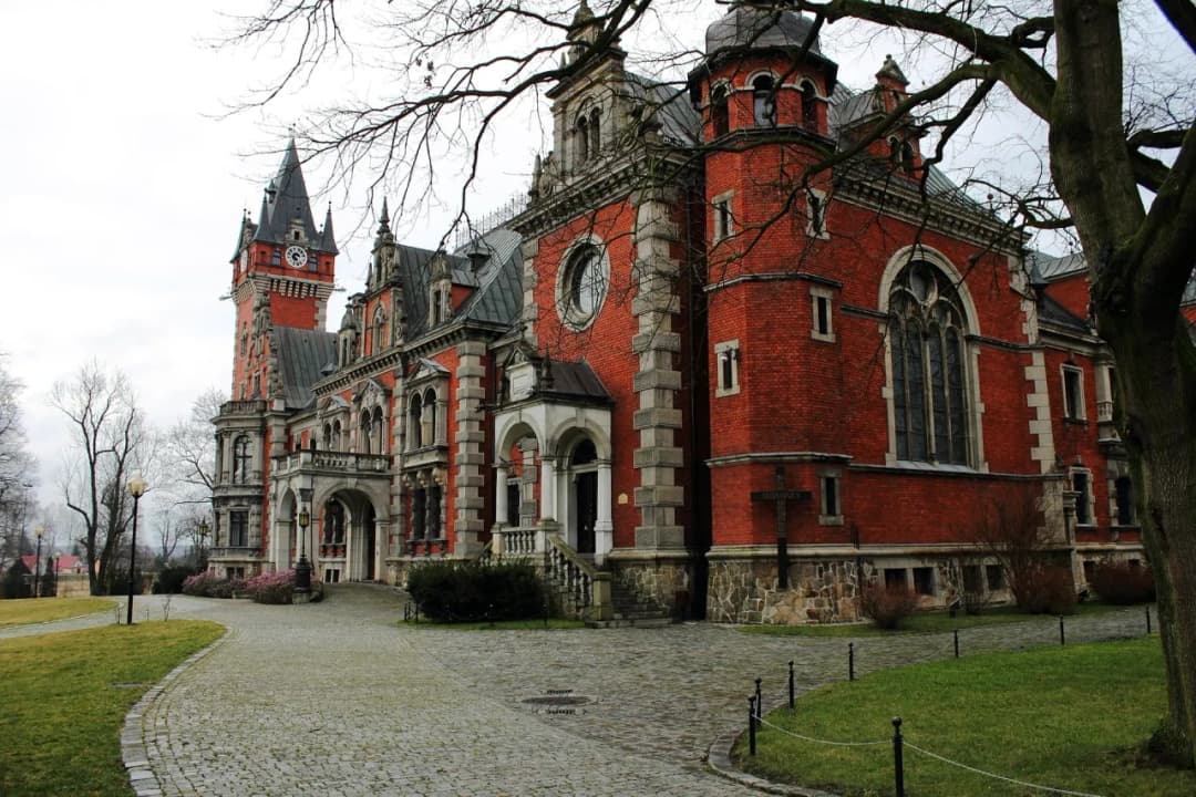 Atrakcje w Pławniowicach, które zaskoczą każdego turystę