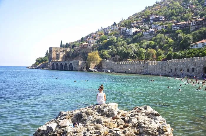 Czy w Alanyi jest bezpiecznie? Odkryj prawdziwe zagrożenia dla turystów
