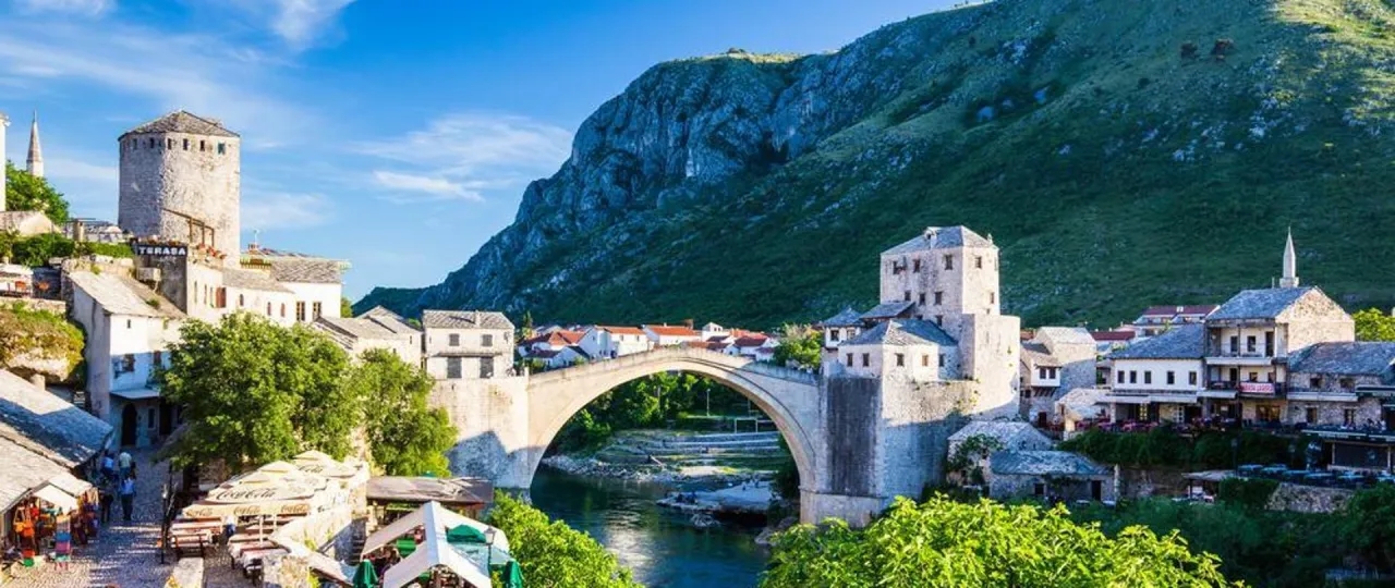 Czy w Bośni jest bezpiecznie? Odkryj prawdziwe zagrożenia dla turystów