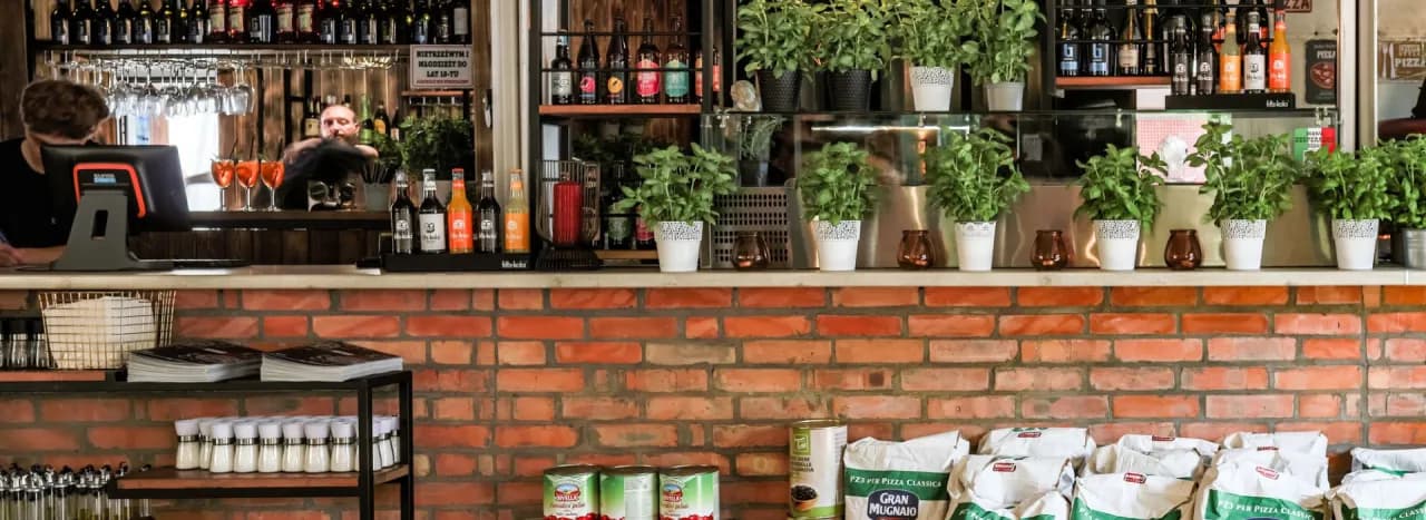 Gdzie zjeść w Dębkach? Odkryj najlepsze restauracje i dania