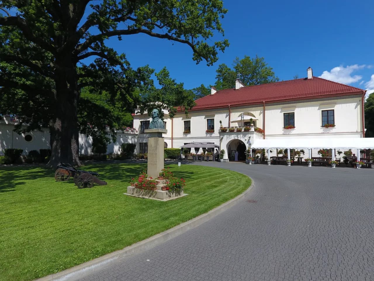 Atrakcje w Dubiecku: Odkryj najciekawsze miejsca i aktywności