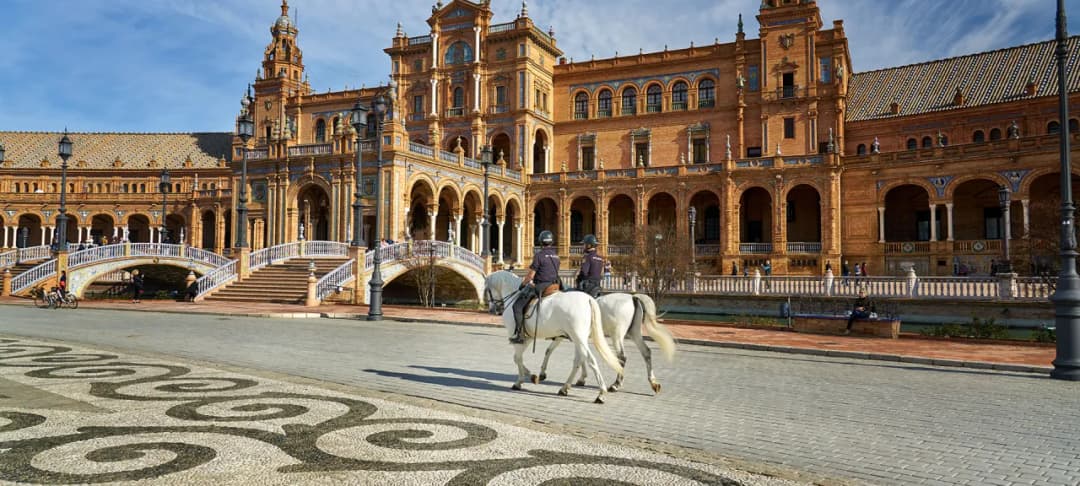 Czy w Hiszpanii jest bezpiecznie? Odkryj zagrożenia i statystyki