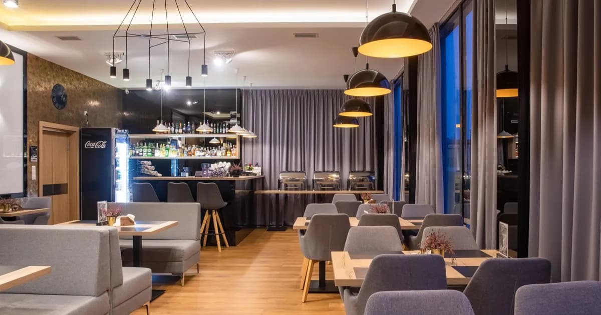 Gdzie zjeść w Solec-Zdroju? Odkryj najlepsze restauracje i smaki
