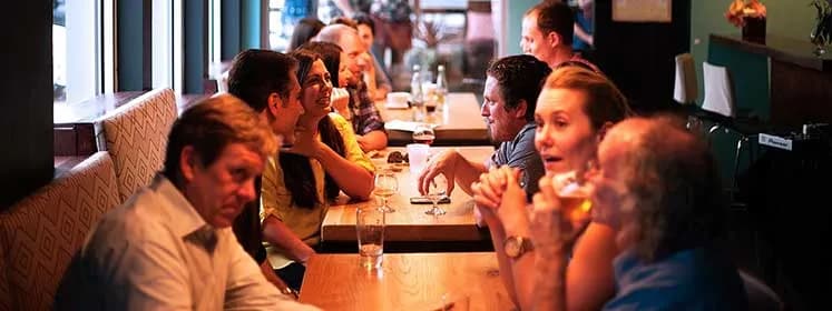 Gdzie zjeść w Elblągu? Odkryj najlepsze restauracje dla rodzin i nie tylko