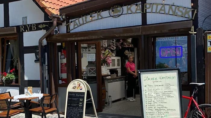Gdzie zjeść w Ustce? Odkryj najlepsze miejsca na pyszne jedzenie